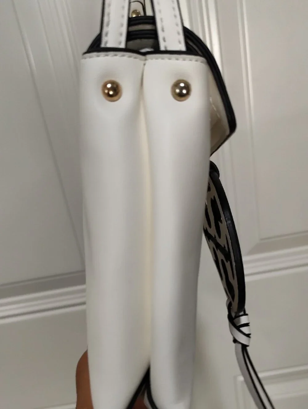 Tory Burch White Leather Crossbody with Logo Medallion